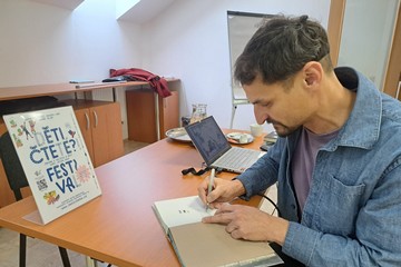 Proběhlo: Beseda se spisovatelem Petrem Šestákem (15. 10. 2025)