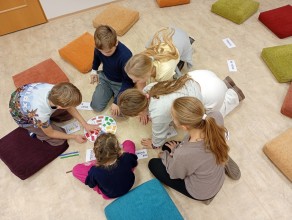 Proběhlo: Děti se vydaly po stopách vánočních skřítků (3. 12. 2025)