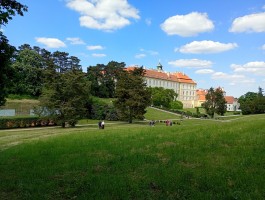 Výlet Akademie třetího věku do Valtic (13. května 2025)