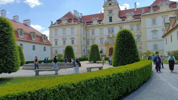 Výlet Akademie třetího věku do Valtic (13. května 2025)