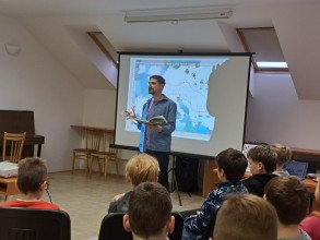 Proběhlo: Beseda se spisovatelem Petrem Šestákem (15. 10. 2025)